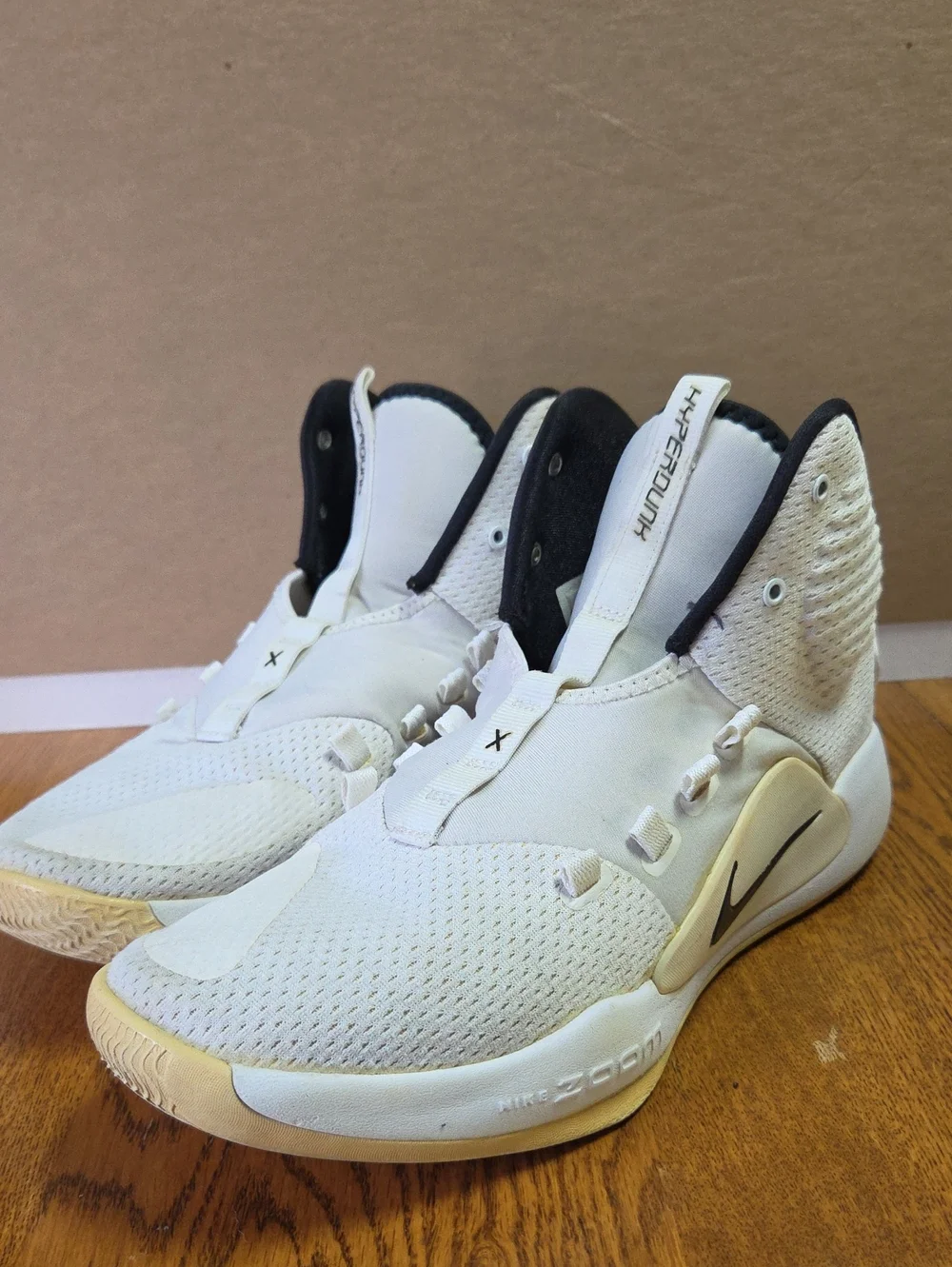 Nike Zoom Hyperdunk X high-top basketball shoes 2018 Size 9.5 *Need Laces*